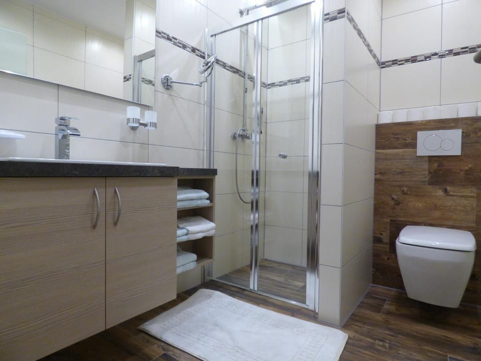Bathroom, Decorative detail