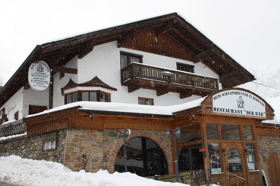 Property building, Facade/entrance, Winter