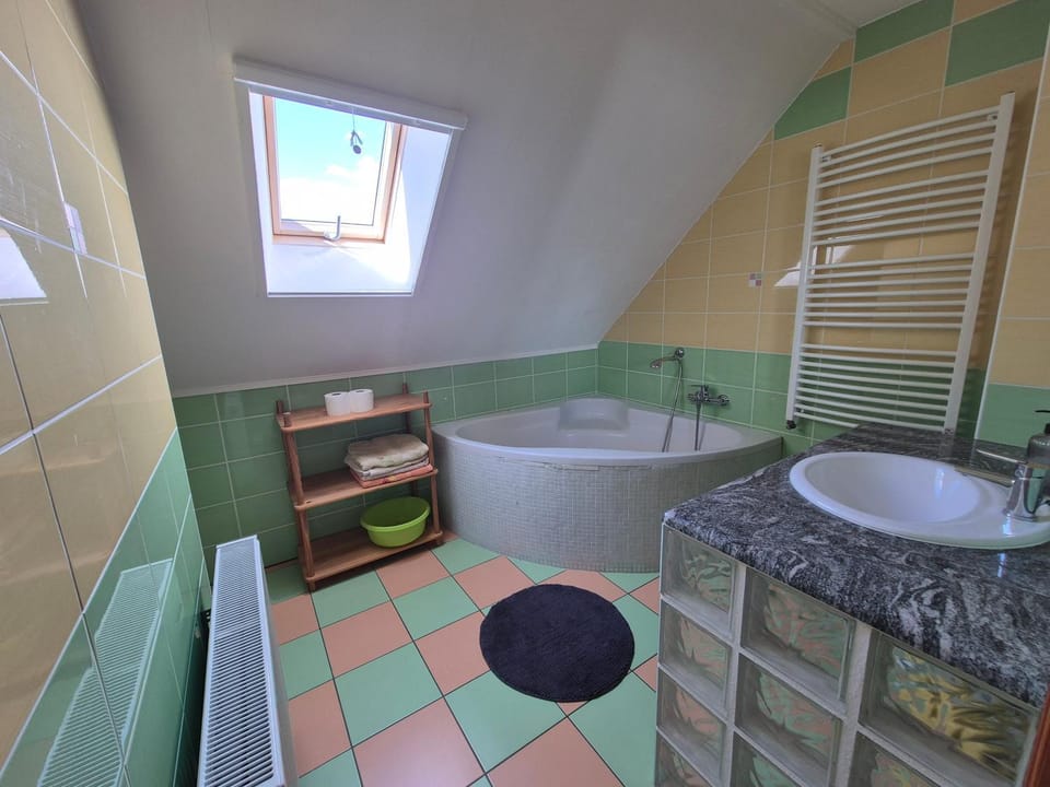 Menyhárt apartman Gyenesdiáson 6 fő részére Apartment in Hungary