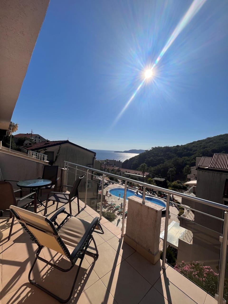 Patio, Day, Natural landscape, View (from property/room), Balcony/Terrace, Mountain view, Pool view, Swimming pool, sunbed
