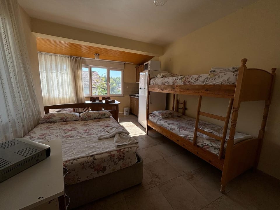 Cicek Aile Pansiyonu Bed and Breakfast in Decentralized Administration of the Aegean