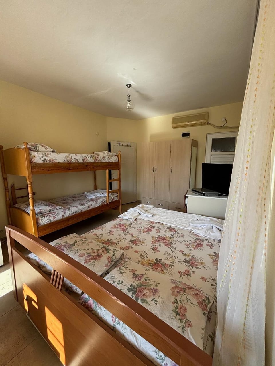 Cicek Aile Pansiyonu Bed and Breakfast in Decentralized Administration of the Aegean