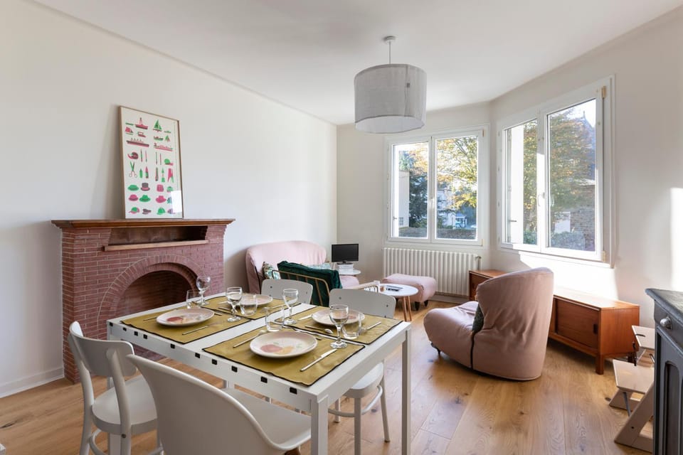 Living room, Dining area