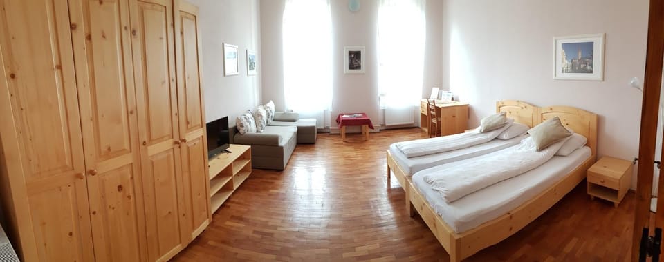Bed, Photo of the whole room, cot