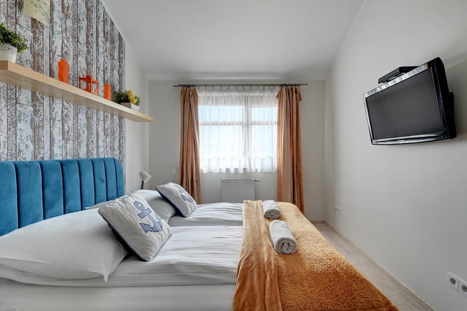 TV and multimedia, Bedroom, towels