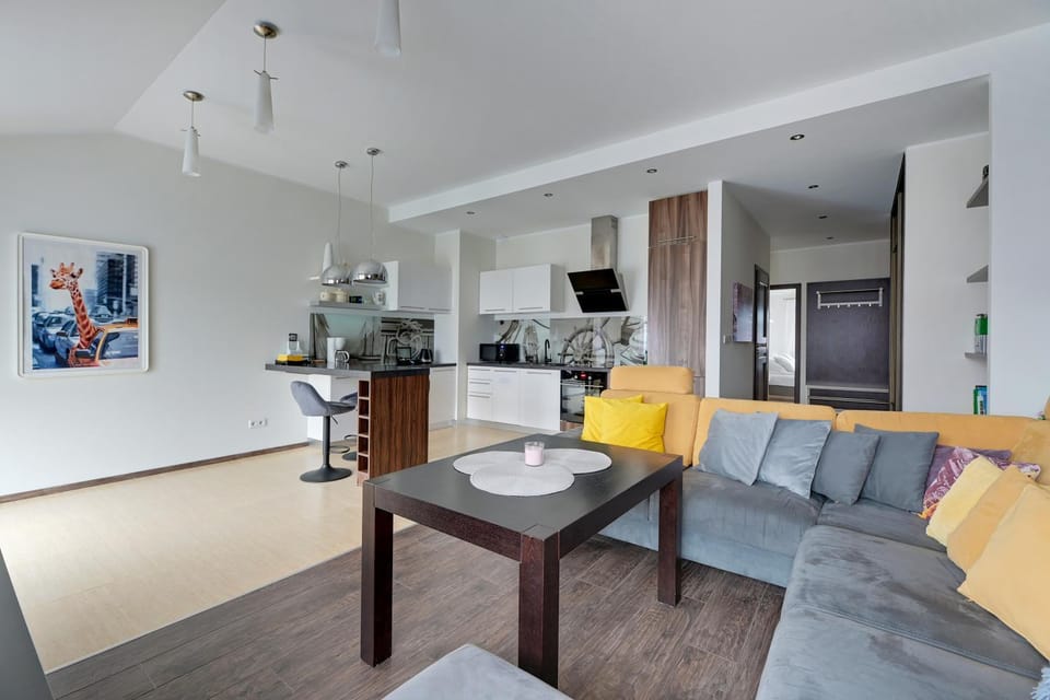 Communal lounge/ TV room, Kitchen or kitchenette, Living room