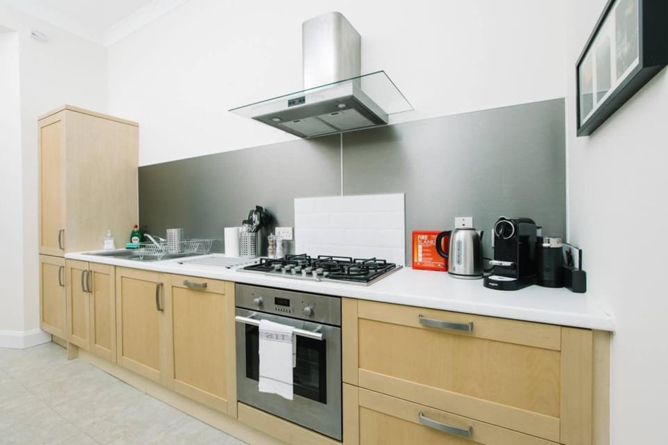 Kitchen or kitchenette, Communal kitchen