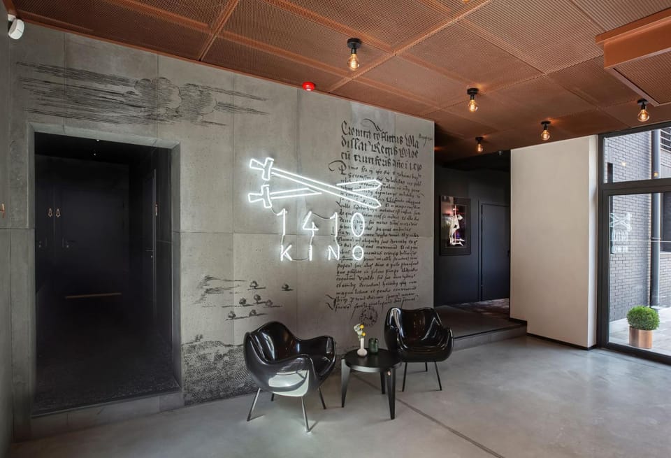 Lounge or bar, Logo/Certificate/Sign