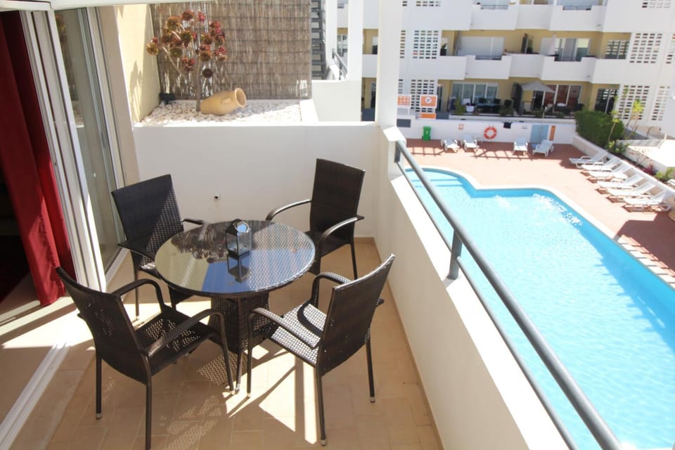 Balcony/Terrace, Swimming pool