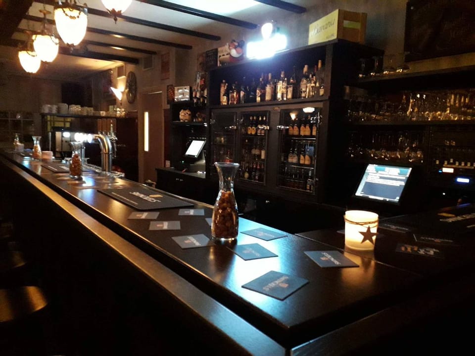 Lounge or bar, On site, Alcoholic drinks, Non alcoholic drinks