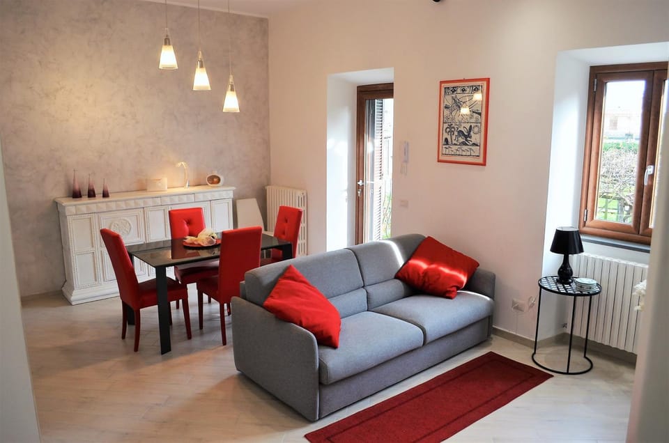 Communal lounge/ TV room, Living room, Seating area, Dining area