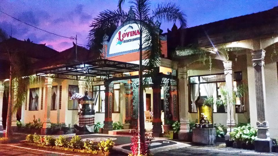 Facade/entrance, Night