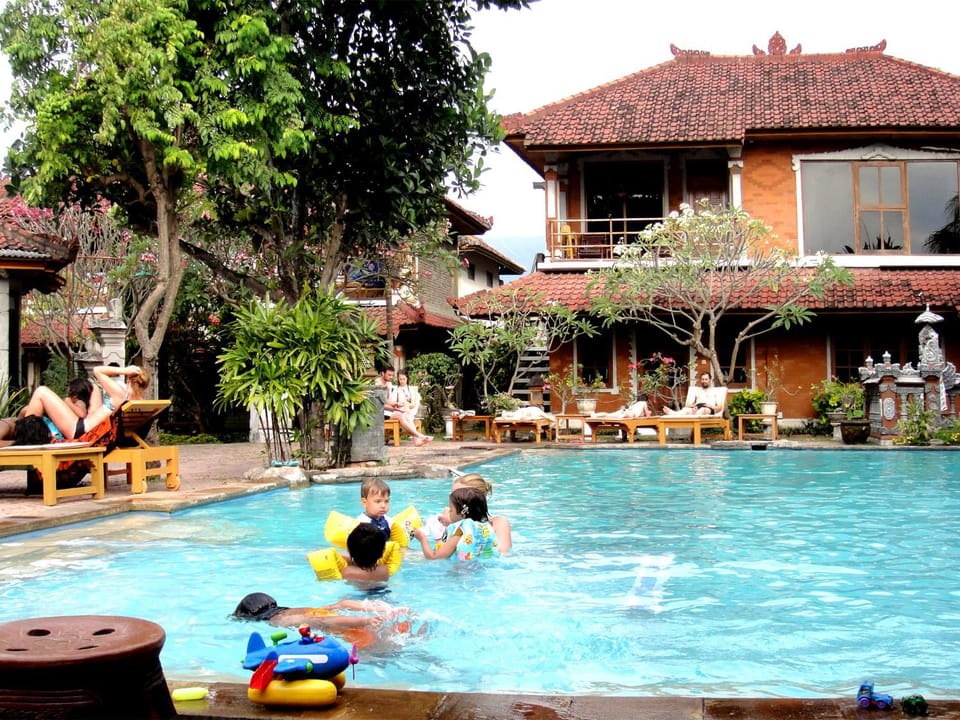 Property building, Swimming pool, Swimming pool