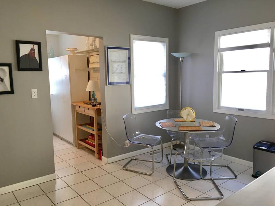 ~*30min to Downtown*~ THE COSMOPOLITAN House in Roslindale