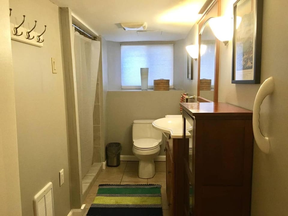 ~*Pet Friendly 30min to Downtown*~ THE BOSTONIAN House in Roslindale