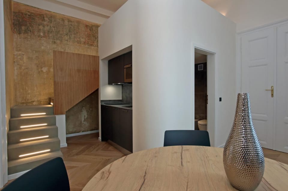The Apartment House - Mezibranska Apartment in Prague