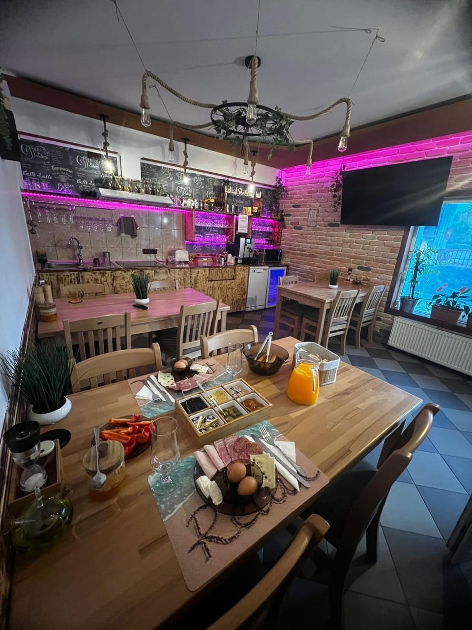 Restaurant/places to eat