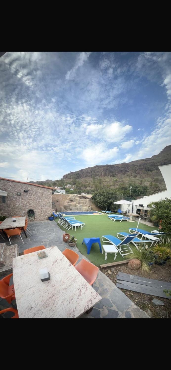 Mountain view, Pool view