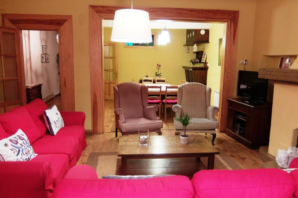 TV and multimedia, Living room, Lounge or bar