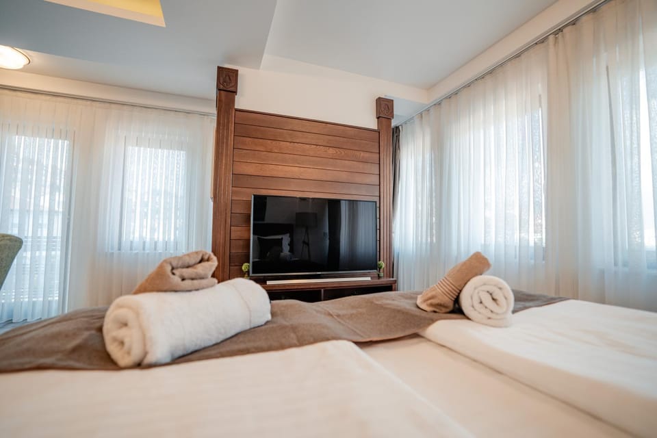 Communal lounge/ TV room, Bed, Evening entertainment, towels