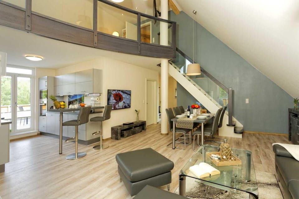 Kitchen or kitchenette, Living room, Seating area, Dining area