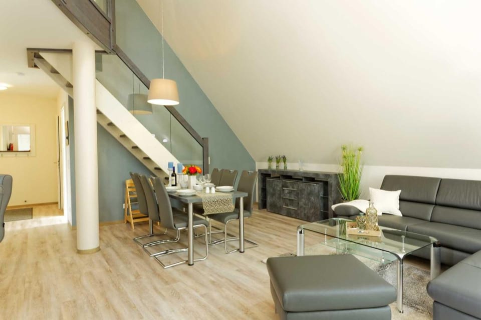 Living room, Seating area, Dining area