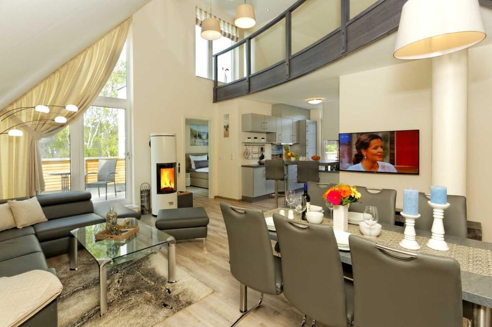 Kitchen or kitchenette, Living room, Dining area