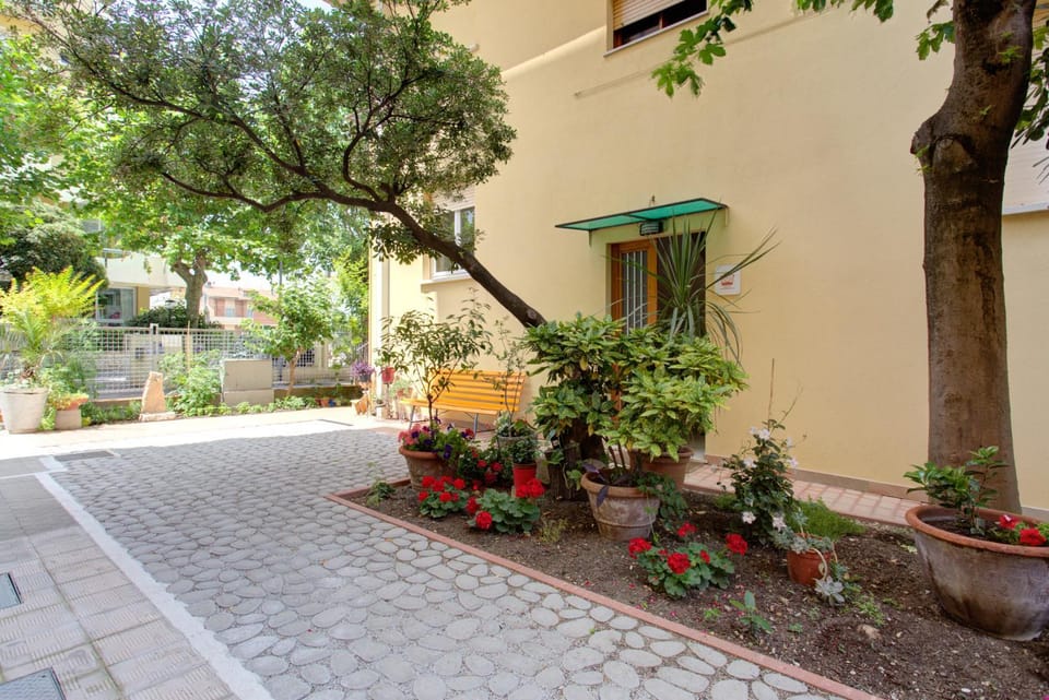 Facade/entrance, Garden