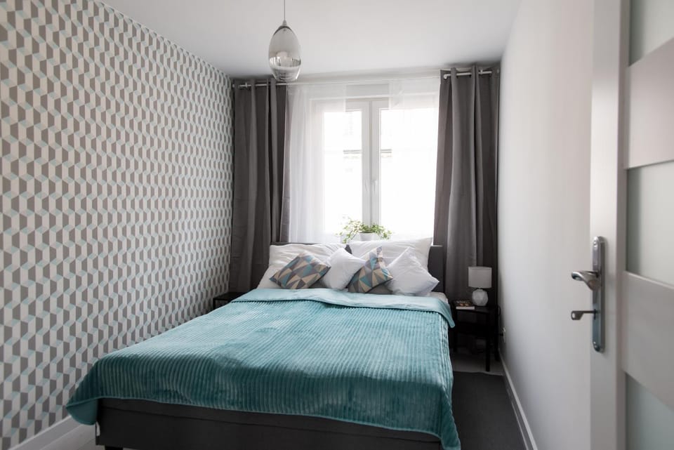 Bed, Day, Photo of the whole room, Bedroom, City view, Sunrise, Family
