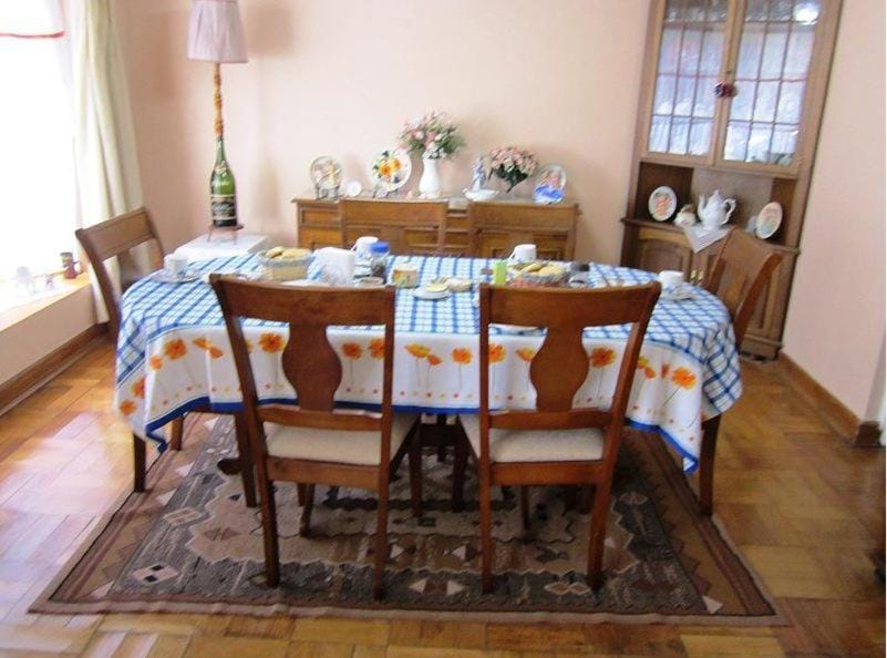 Day, Dining area