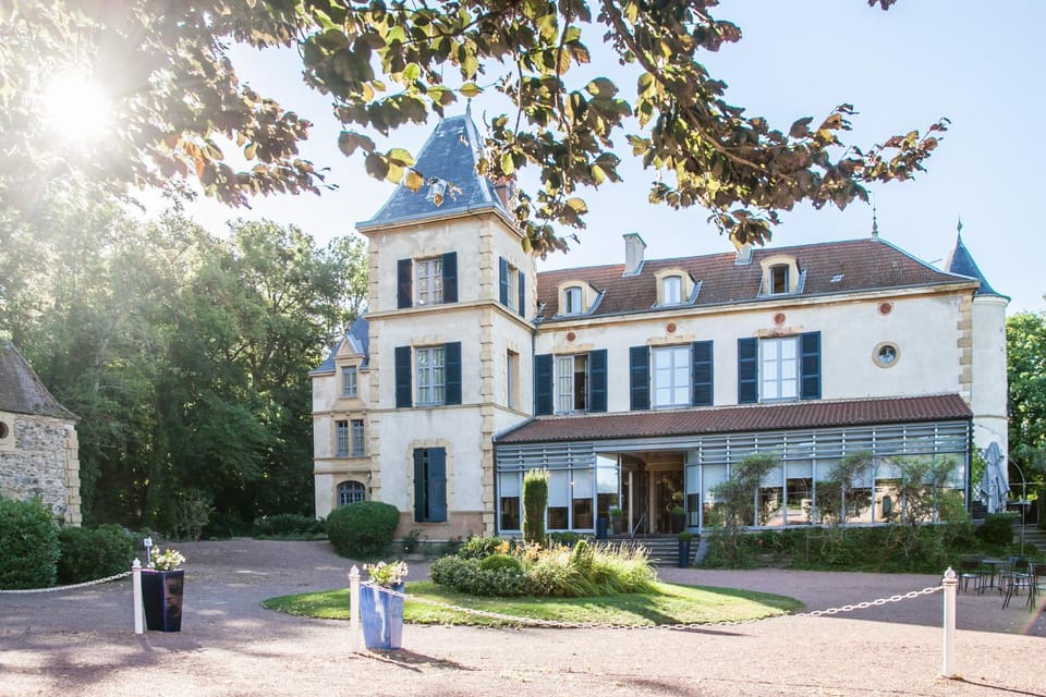 Property building, Restaurant/places to eat, Facade/entrance, Natural landscape, Garden, Golfcourse, Hot Tub, Massage, Sauna, Spa and wellness centre/facilities, Garden view, Swimming pool, Breakfast, air conditioner