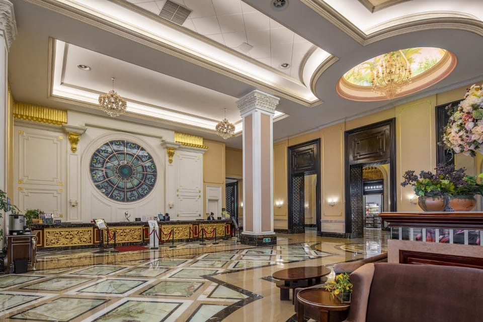 Lobby or reception, Lobby or reception