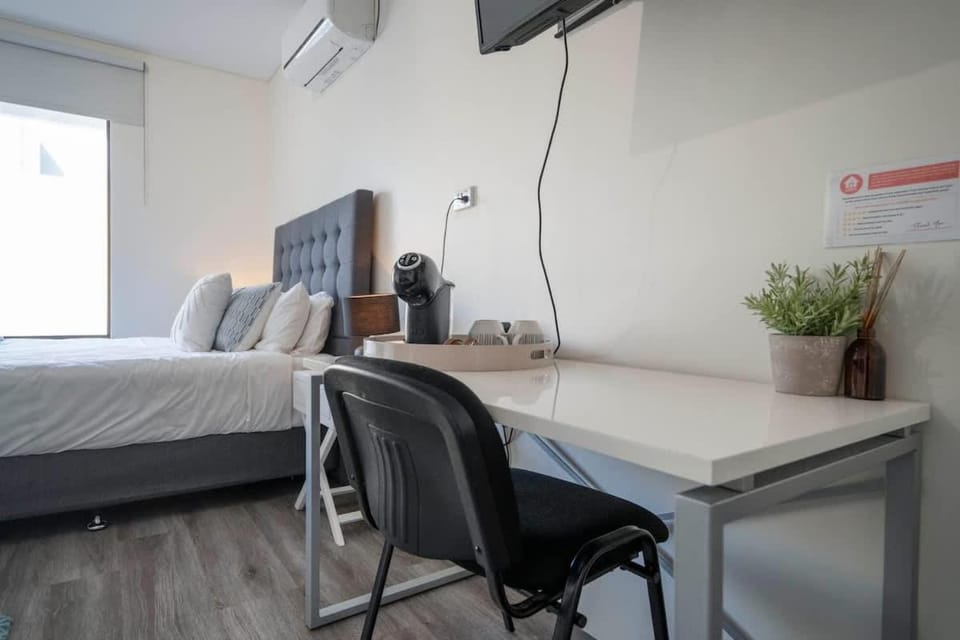 206 Designer Studio -Explore Perth FREE Hop On Bus Apartment in Perth