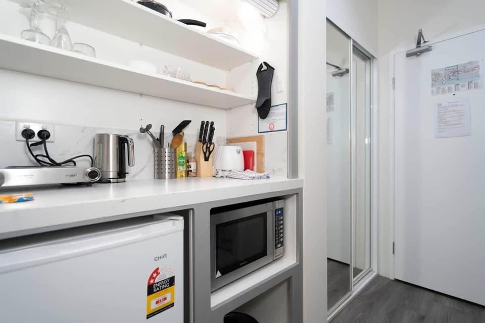 206 Designer Studio -Explore Perth FREE Hop On Bus Apartment in Perth
