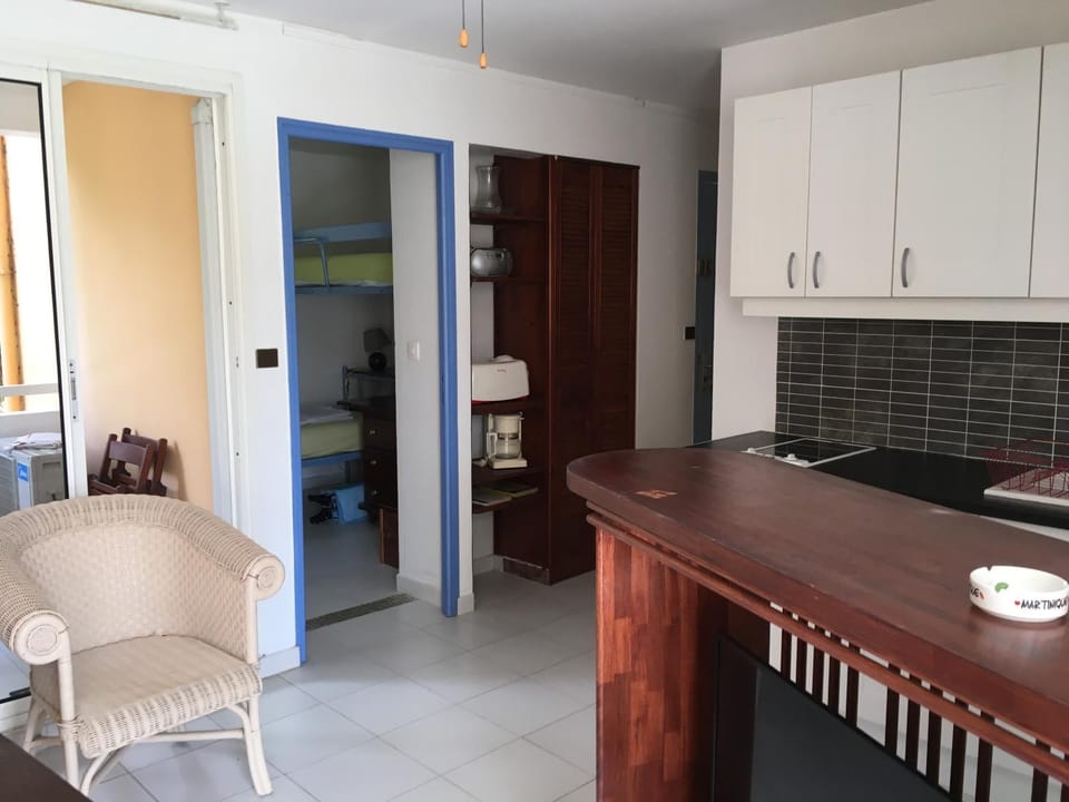 Appt 2chb avec piscine Apartment in Sainte-Anne