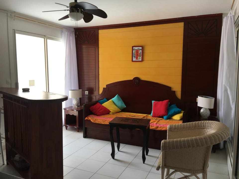 Appt 2chb avec piscine Apartment in Sainte-Anne