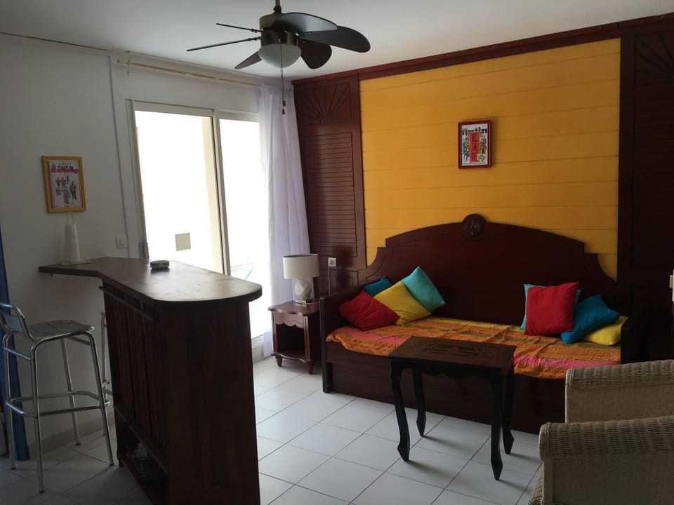 Appt 2chb avec piscine Apartment in Sainte-Anne