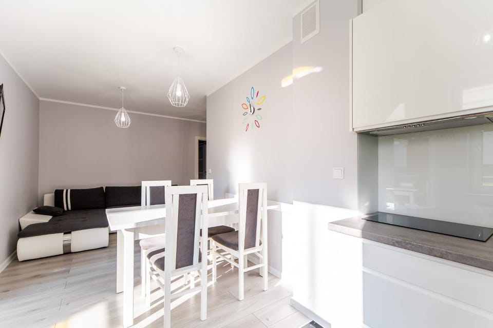 Kitchen or kitchenette, Photo of the whole room, Dining area