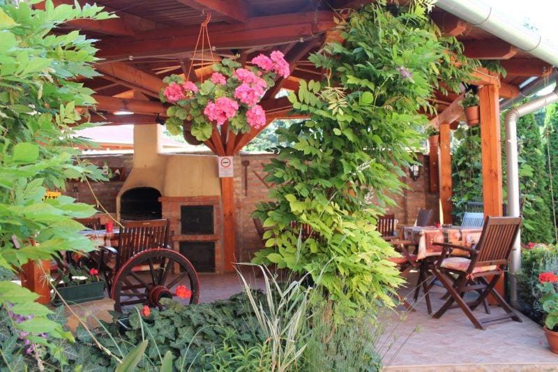 Balcony/Terrace, Internal: Not applicable to any particular room