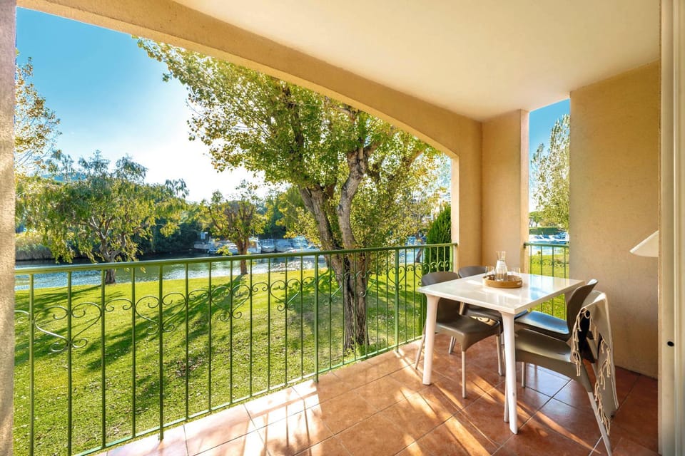 Patio, Spring, Day, Natural landscape, Garden, View (from property/room), Balcony/Terrace, Dining area, Garden view