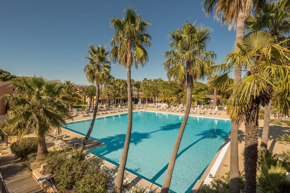 Day, Garden, Garden view, Pool view, Swimming pool, sunbed