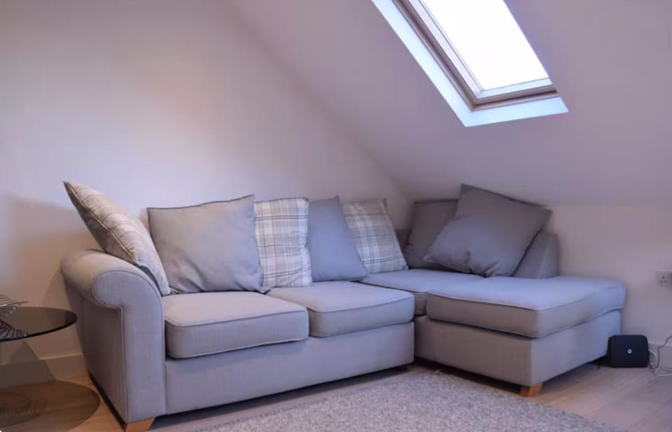 Stylish 2 Bed Apartment in West Hampstead Apartment in London Borough of Camden