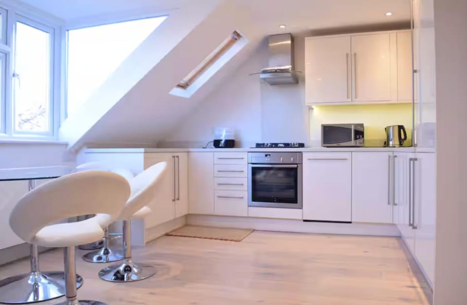 Stylish 2 Bed Apartment in West Hampstead Apartment in London Borough of Camden