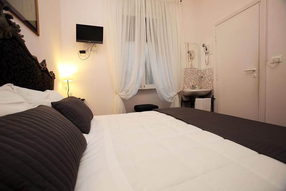 Bed, Photo of the whole room