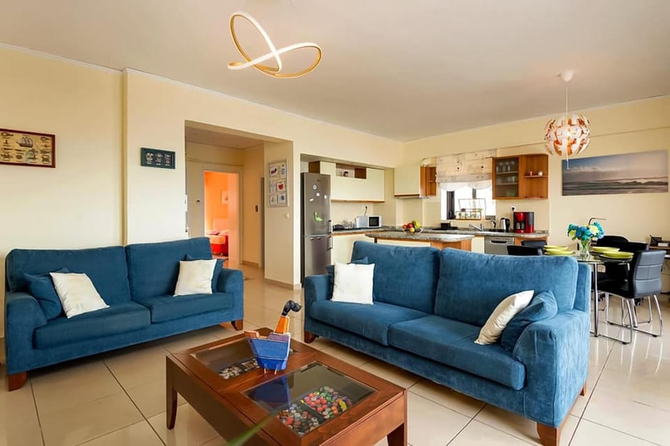 Living room, Decorative detail, Seating area, Dining area, Area and facilities, kitchen