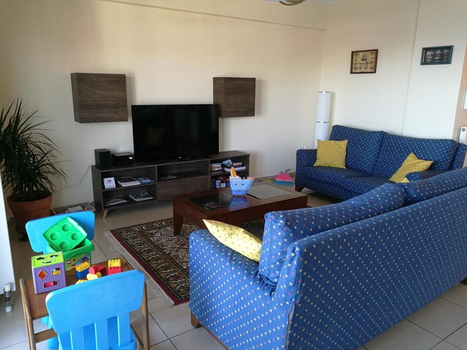 Library, TV and multimedia, Decorative detail, Seating area, children, Family