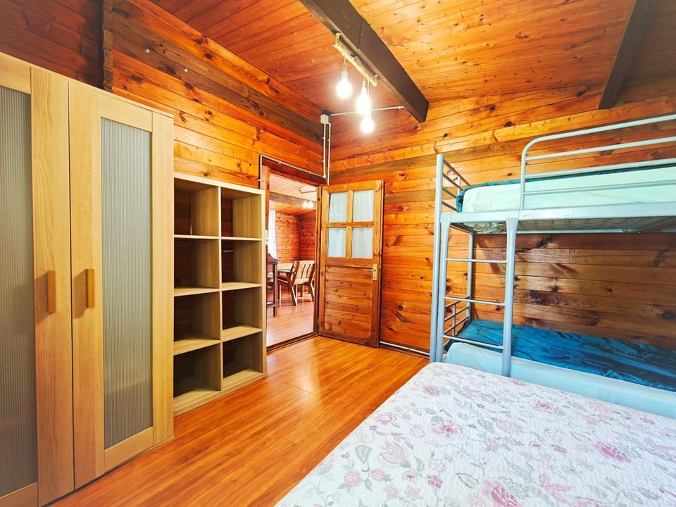 Bed, Bedroom, bunk bed
