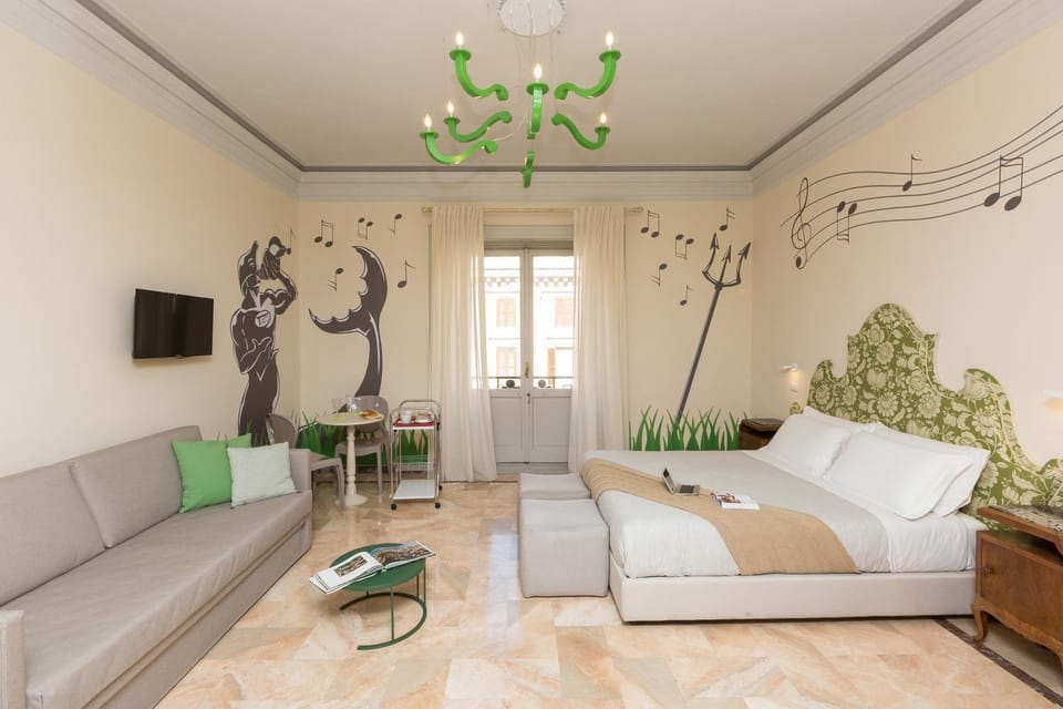Tritone 125 Suite Bed and Breakfast in Rome