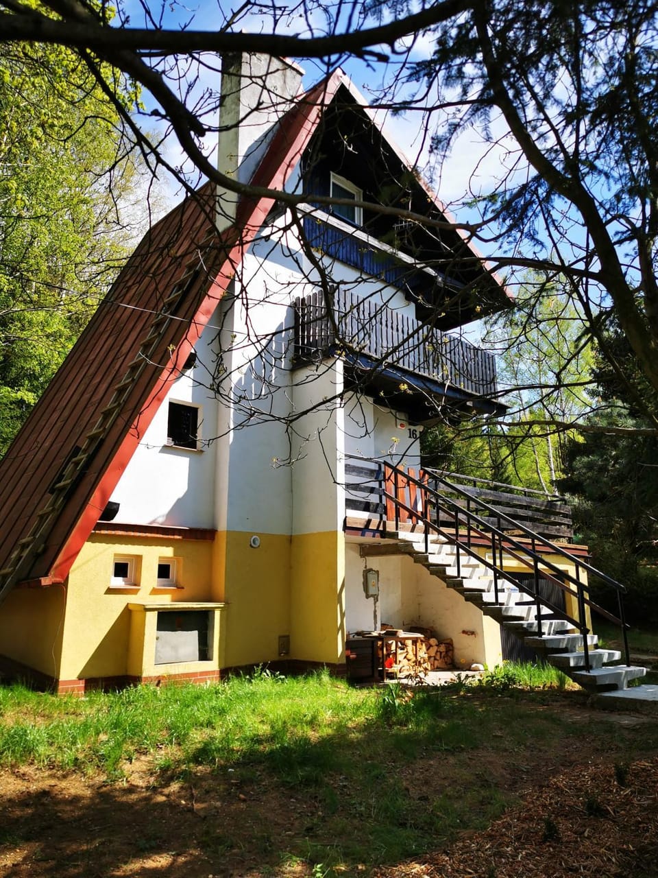 Facade/entrance