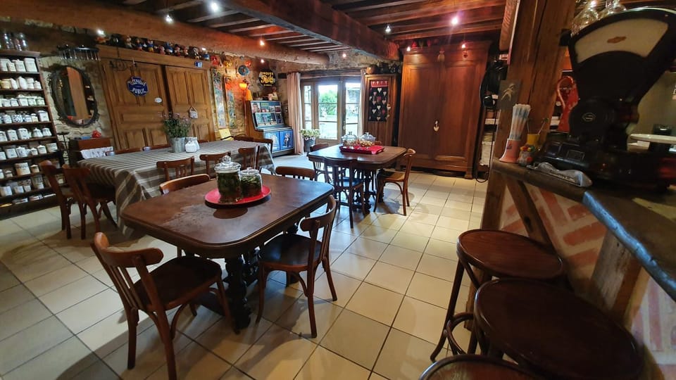 Banquet/Function facilities, Communal kitchen